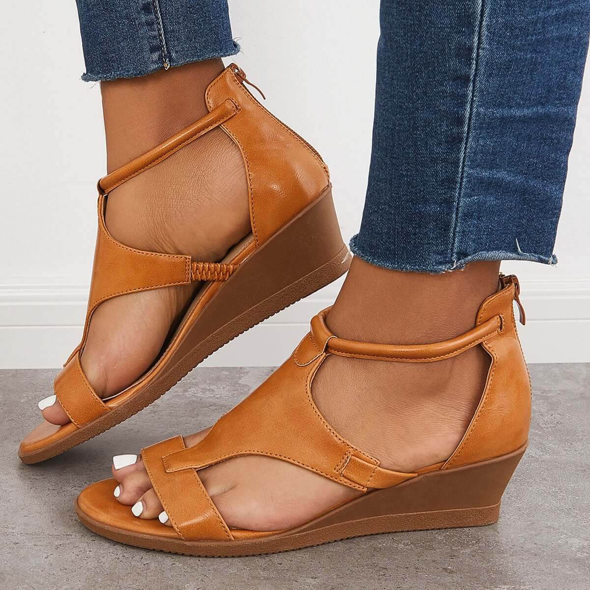 CD | T-Strap Low Wedge Sandale Back Zip Ankle Strap Pantofi