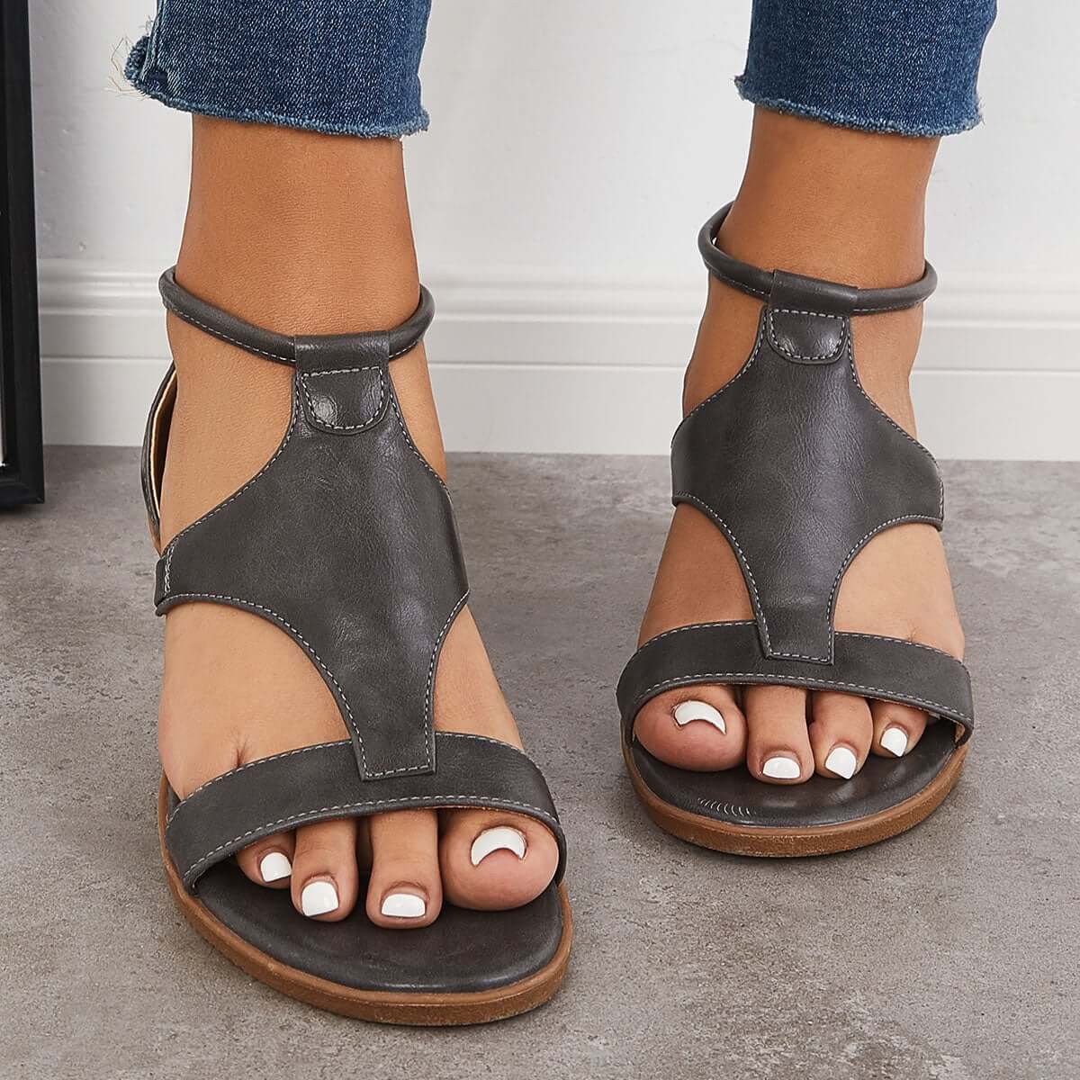 CD | T-Strap Low Wedge Sandale Back Zip Ankle Strap Pantofi