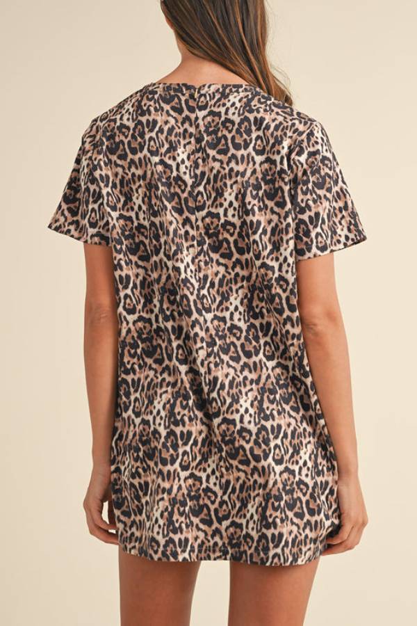 CD | Rochie mini cu mânecă scurtă și buzunar cu imprimeu leopard maro