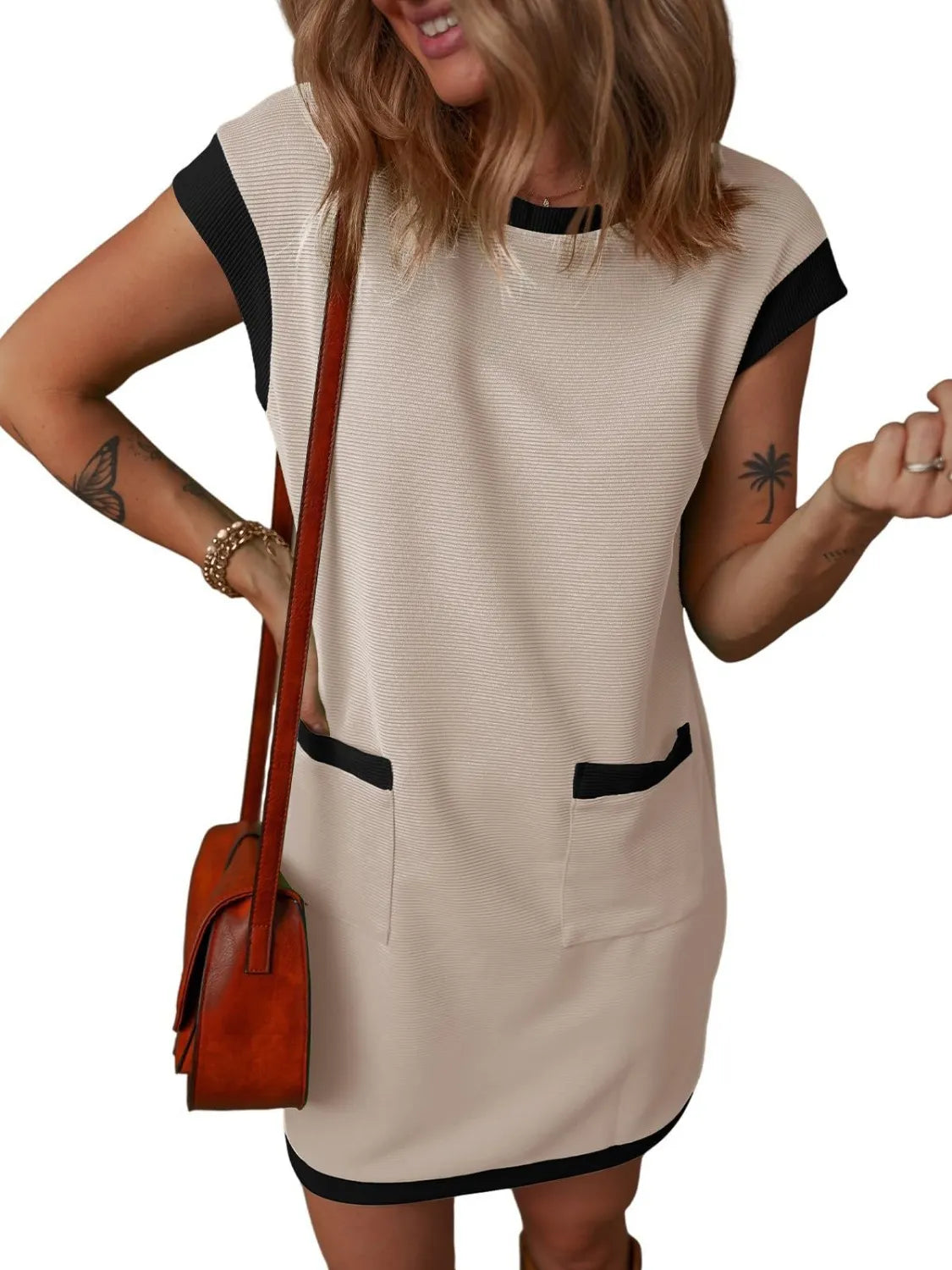 CD | Rochie mini cu decolteu rotund și mâneci lungi