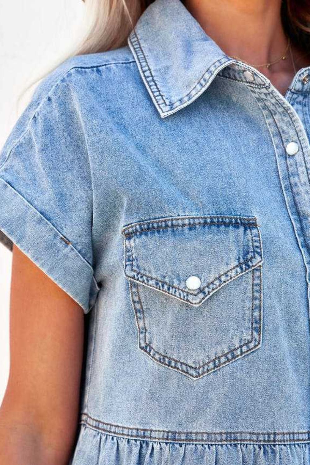 CD | Buton cu tiv crud în jos rochie mini din denim