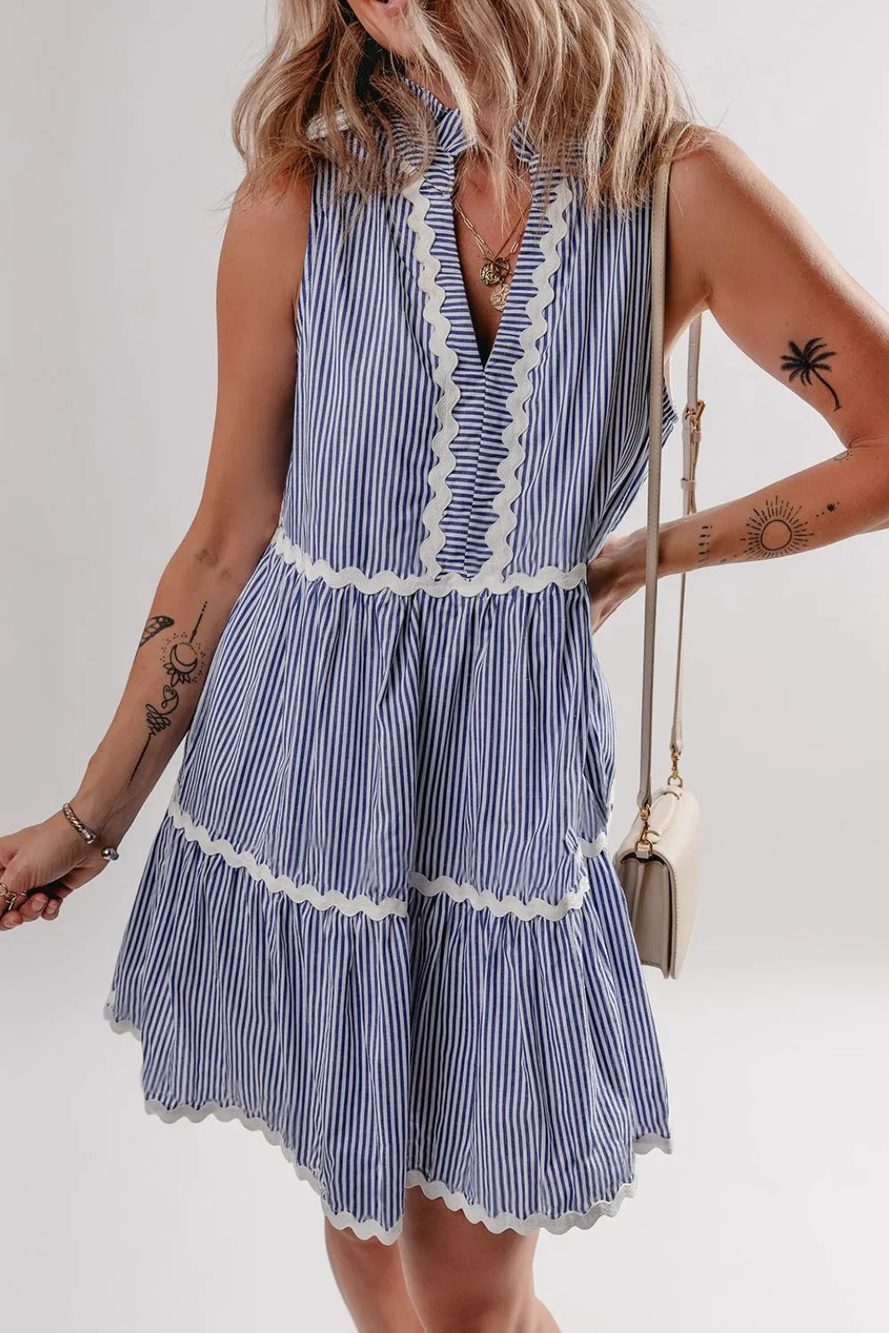 CD | Stripe Rochie mini fără mâneci, cu ric rac crestat