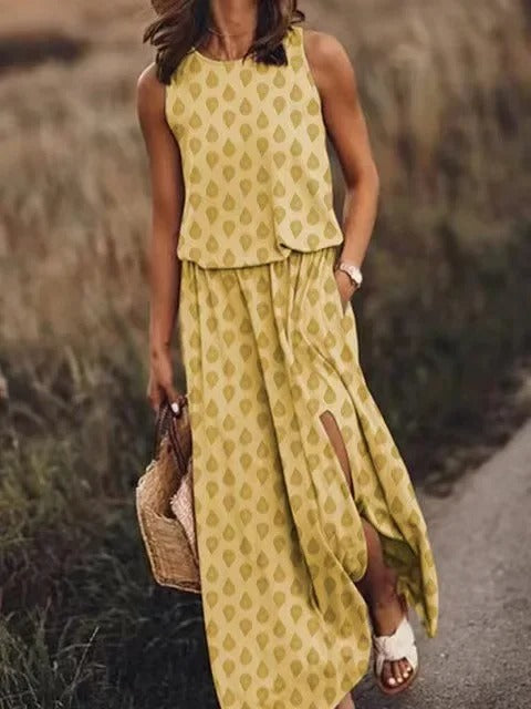 CD - Rochie fără mâneci cu decolteu rotund și ornamente