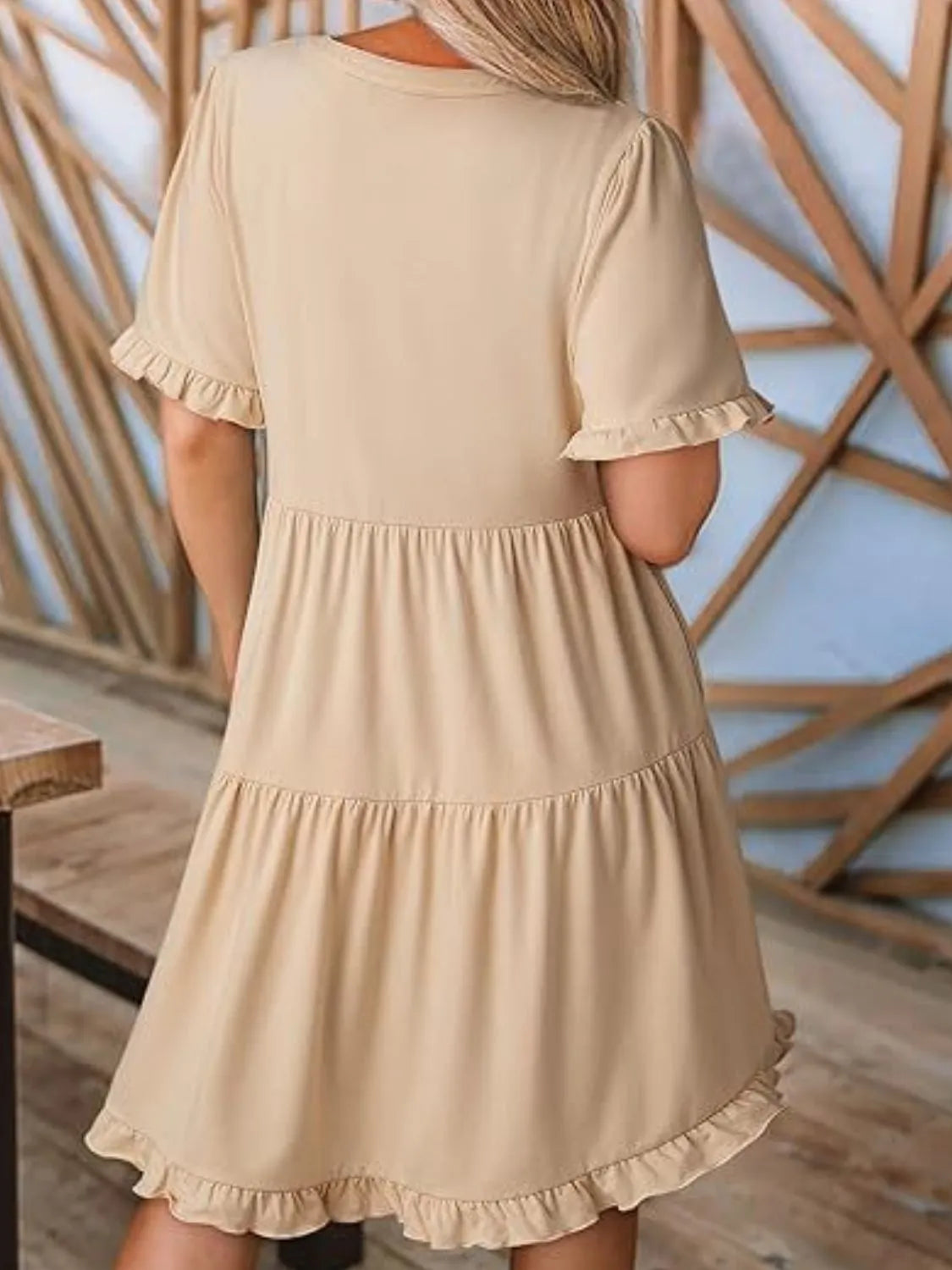 CD | Mini rochie cu mânecă scurtă și crestătură