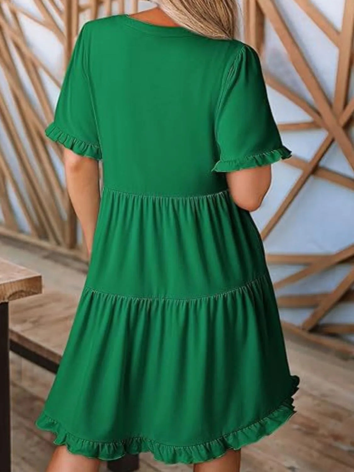 CD | Mini rochie cu mânecă scurtă și crestătură