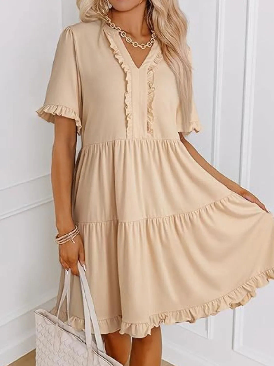 CD | Mini rochie cu mânecă scurtă și crestătură