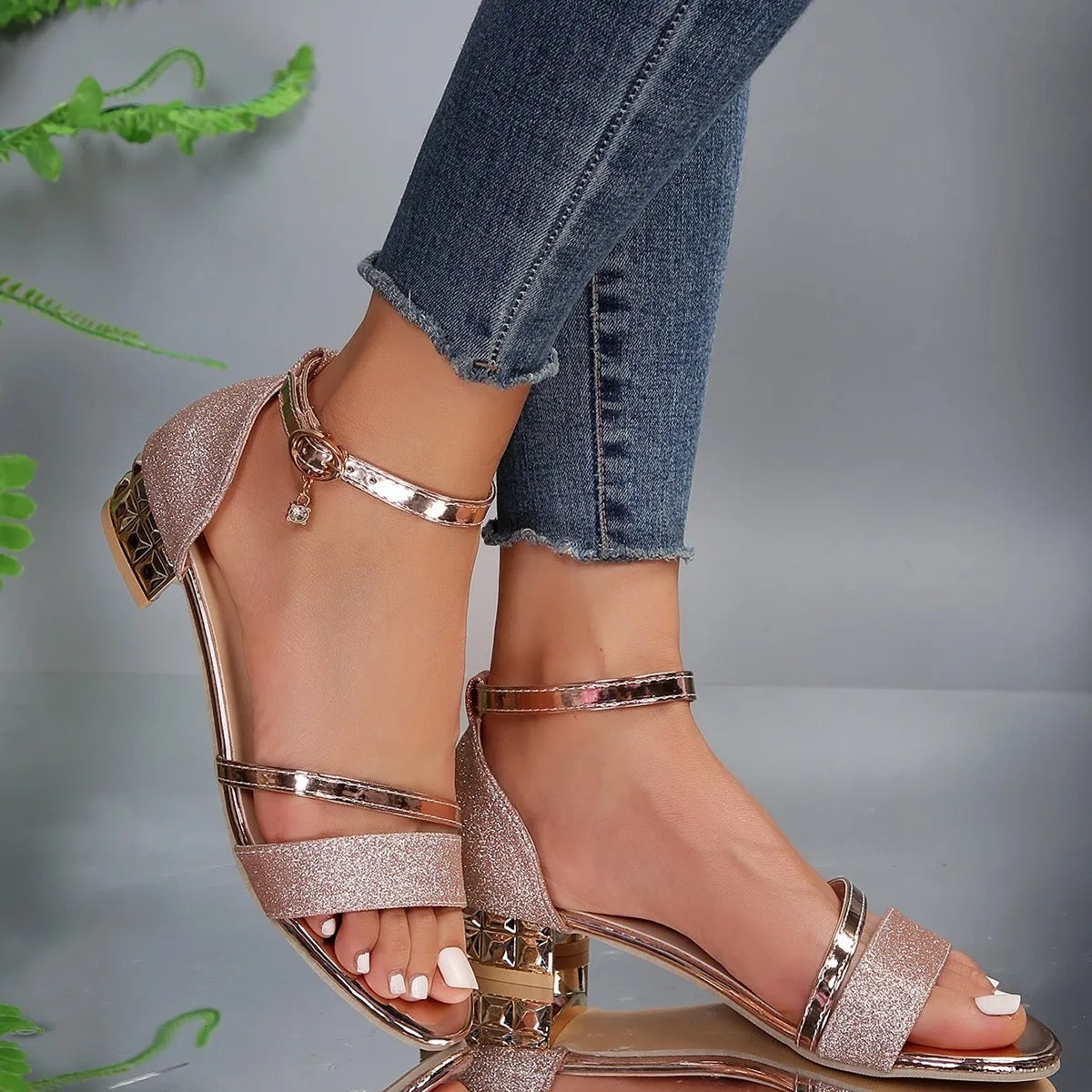 CD | | Sandale