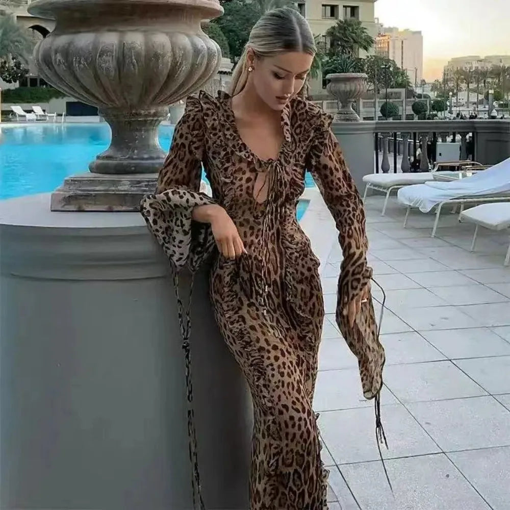 CD | Rochie lungă cu imprimeu leopard, volane și crăpătură înaltă