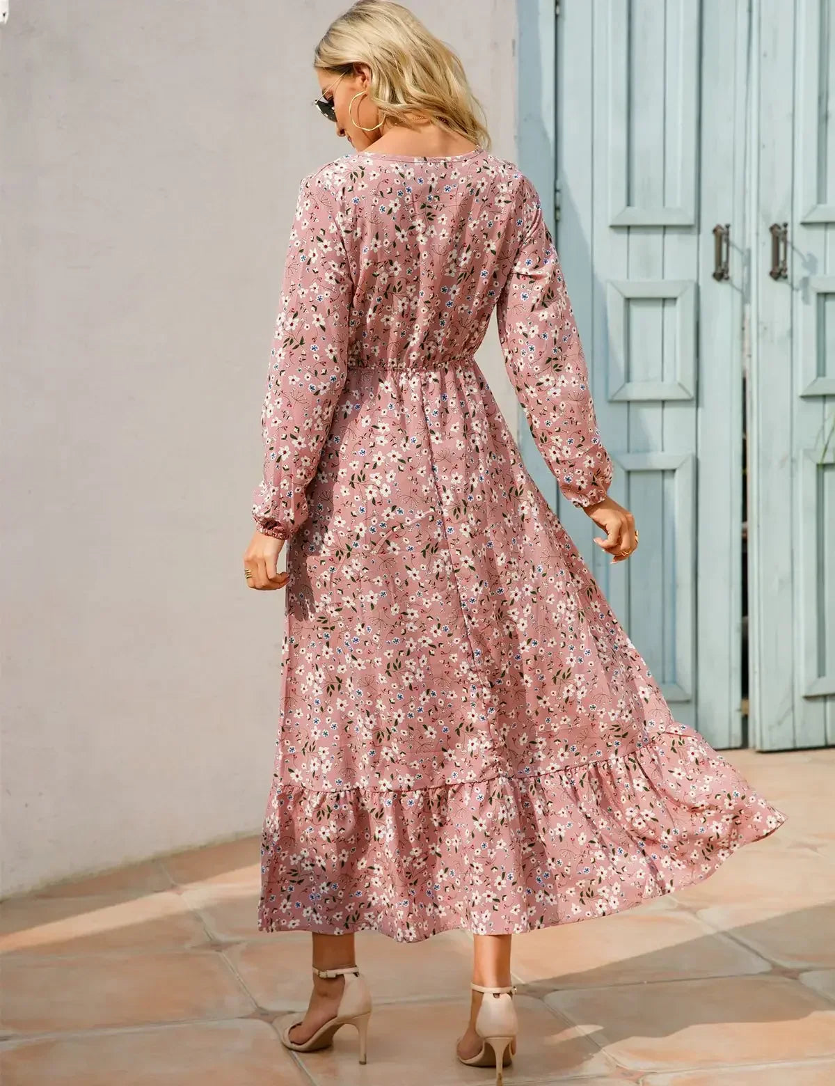 CD - Eleganță florală cu o ținută croită
