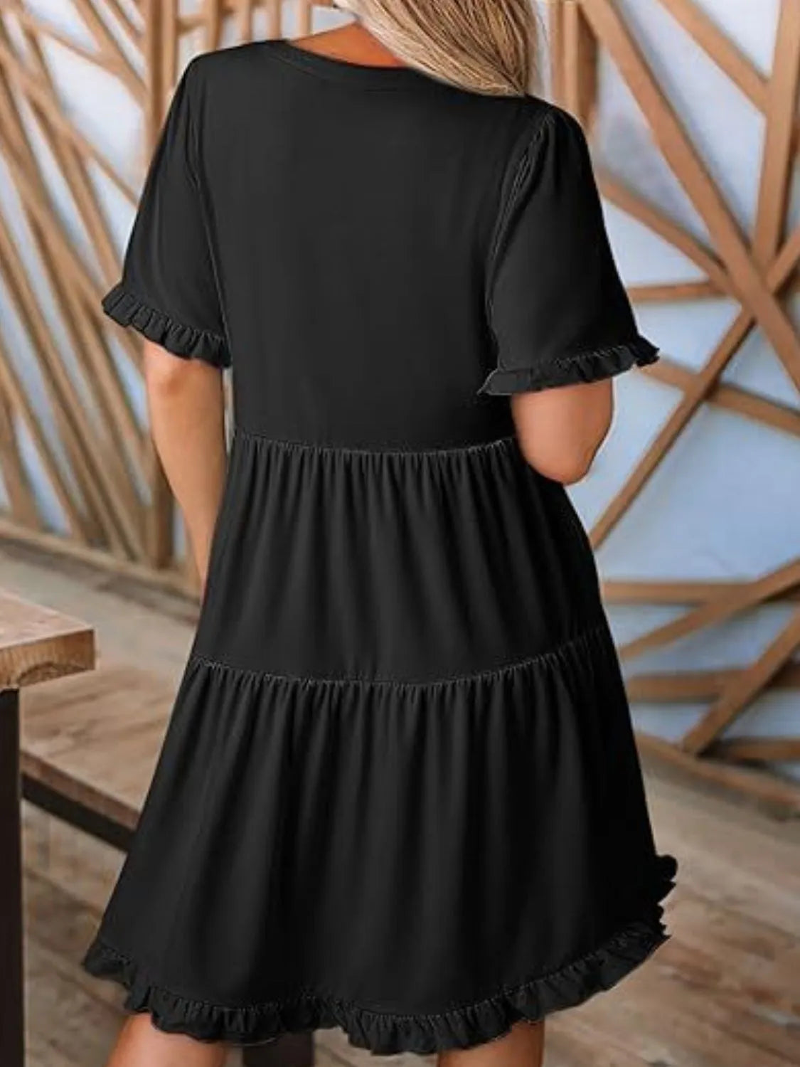 CD | Mini rochie cu mânecă scurtă și crestătură