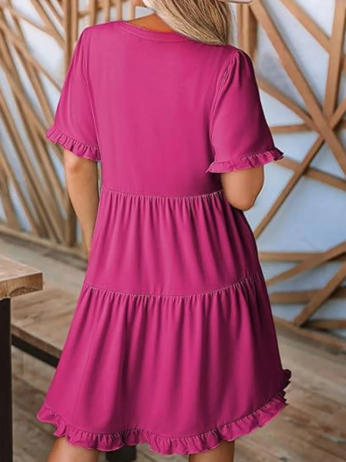 CD | Mini rochie cu mânecă scurtă și crestătură