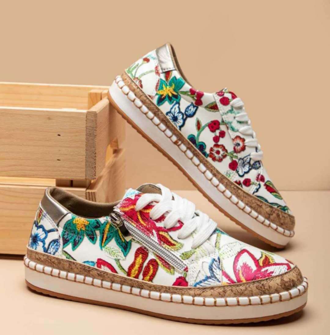 CD | - Pantofi casual pentru femei cu șireturi și imprimeu block color