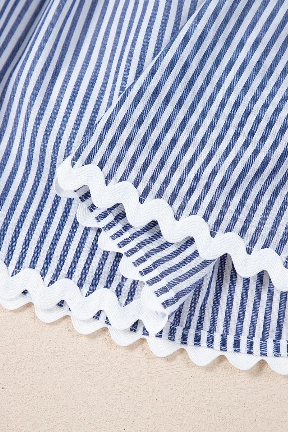 CD | Stripe Rochie mini fără mâneci, cu ric rac crestat