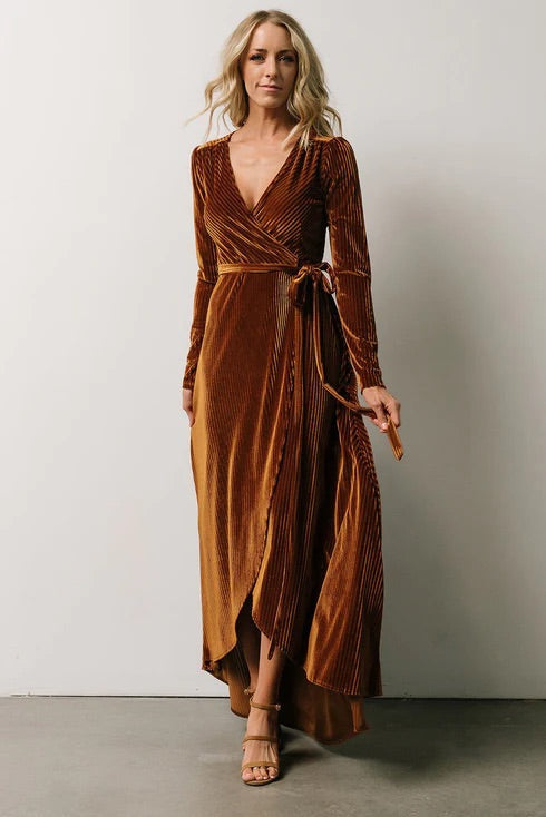 CD | Maroon Rochie maxi cu mânecă lungă din catifea cu nervuri