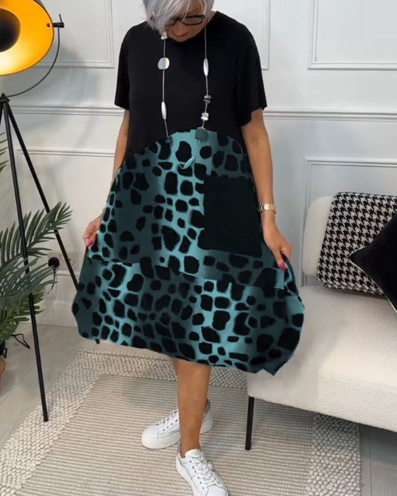 CD - Rochie cu mâneci scurte cu model și decolteu rotund