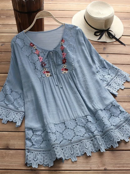 CD | Bluză elegantă realizată din dantelă sofisticată