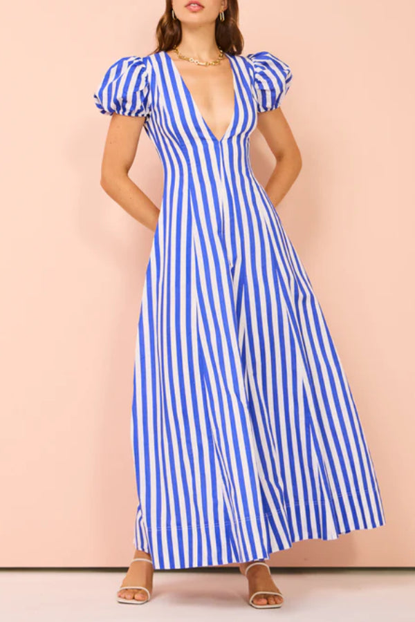 CD | Oferă-ți o rochie maxi cu dungi atemporale, cu mâneci bufante și buzunare ondulate